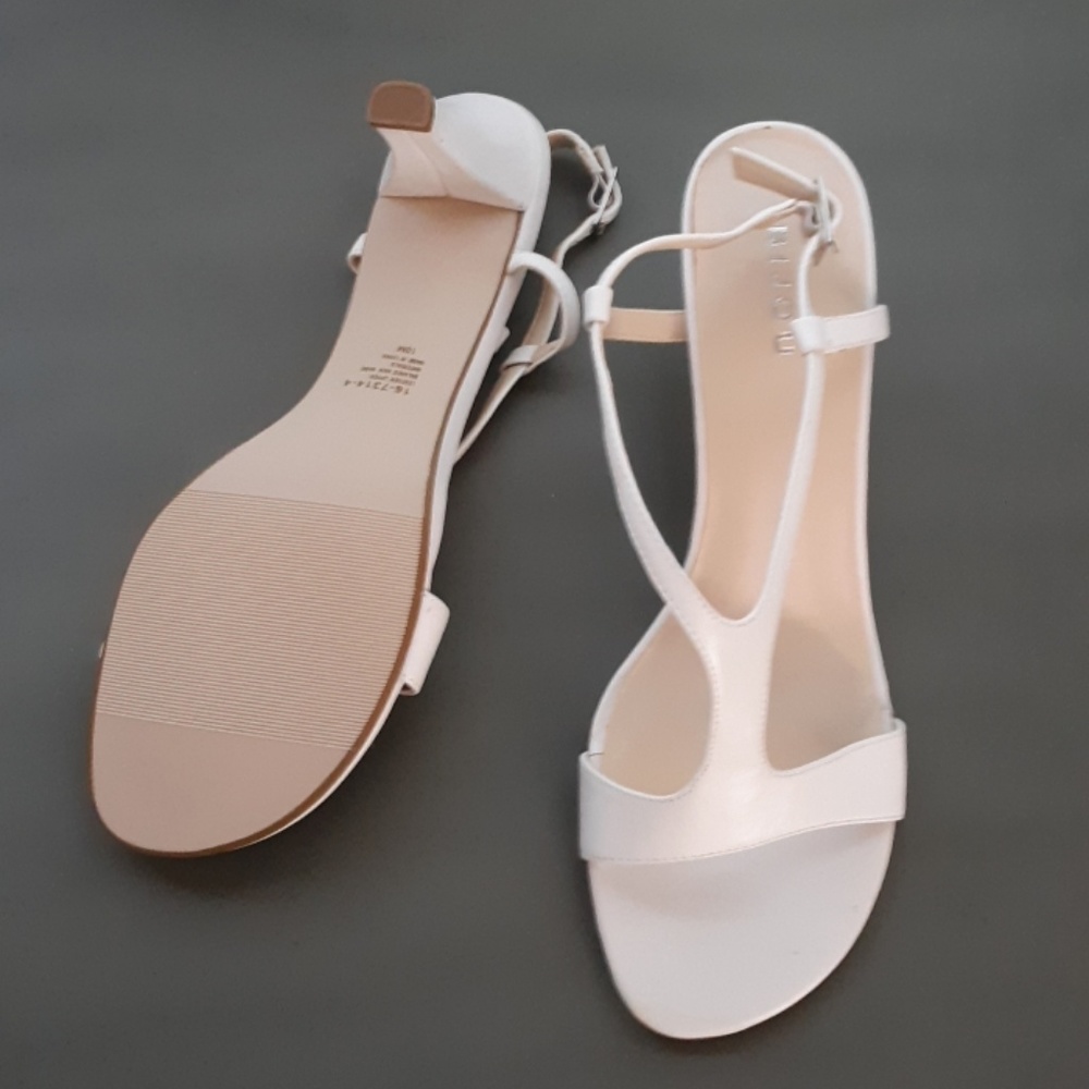 Sandals - Picture 2 of 3